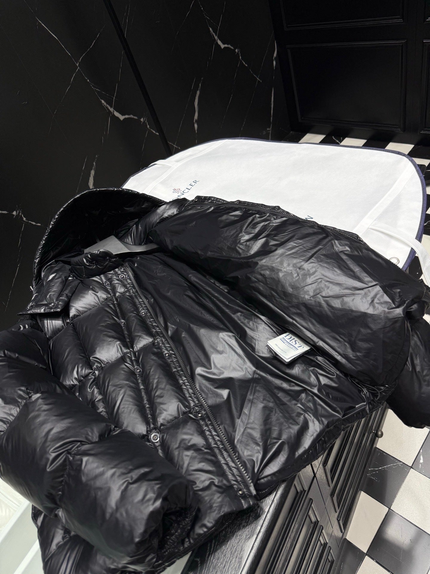 Moncler Serfanto Hooded Short Down Jacket "Black"