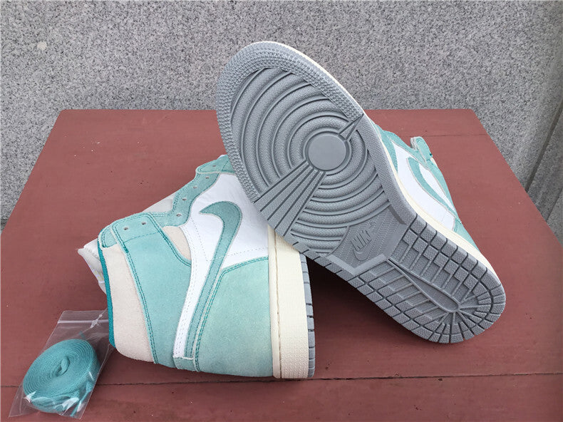 Air Jordan 1 Retro High OG "Turbo Green"