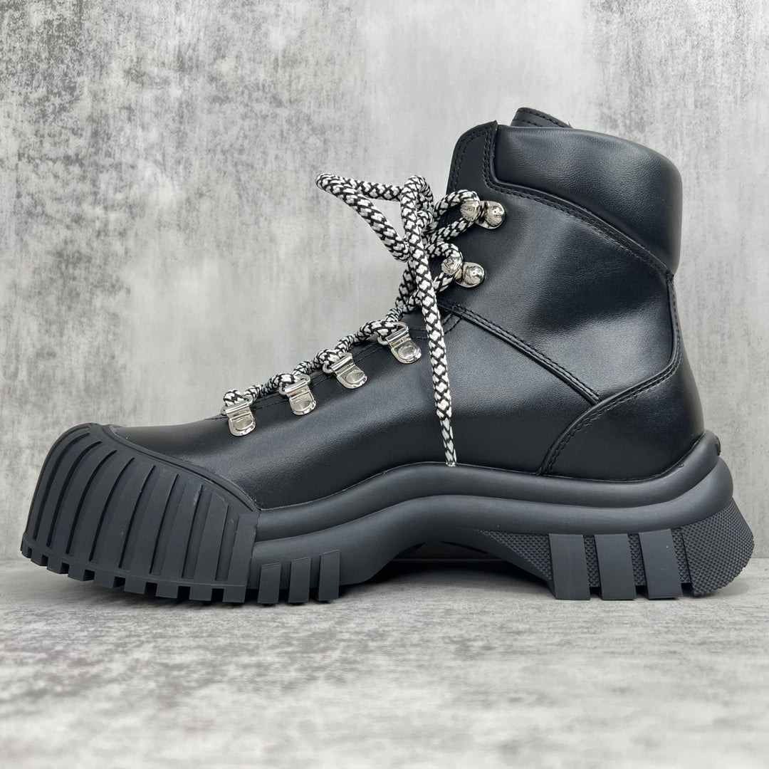 Louis Vuitton Ruby Flat Ranger Boots "Black"