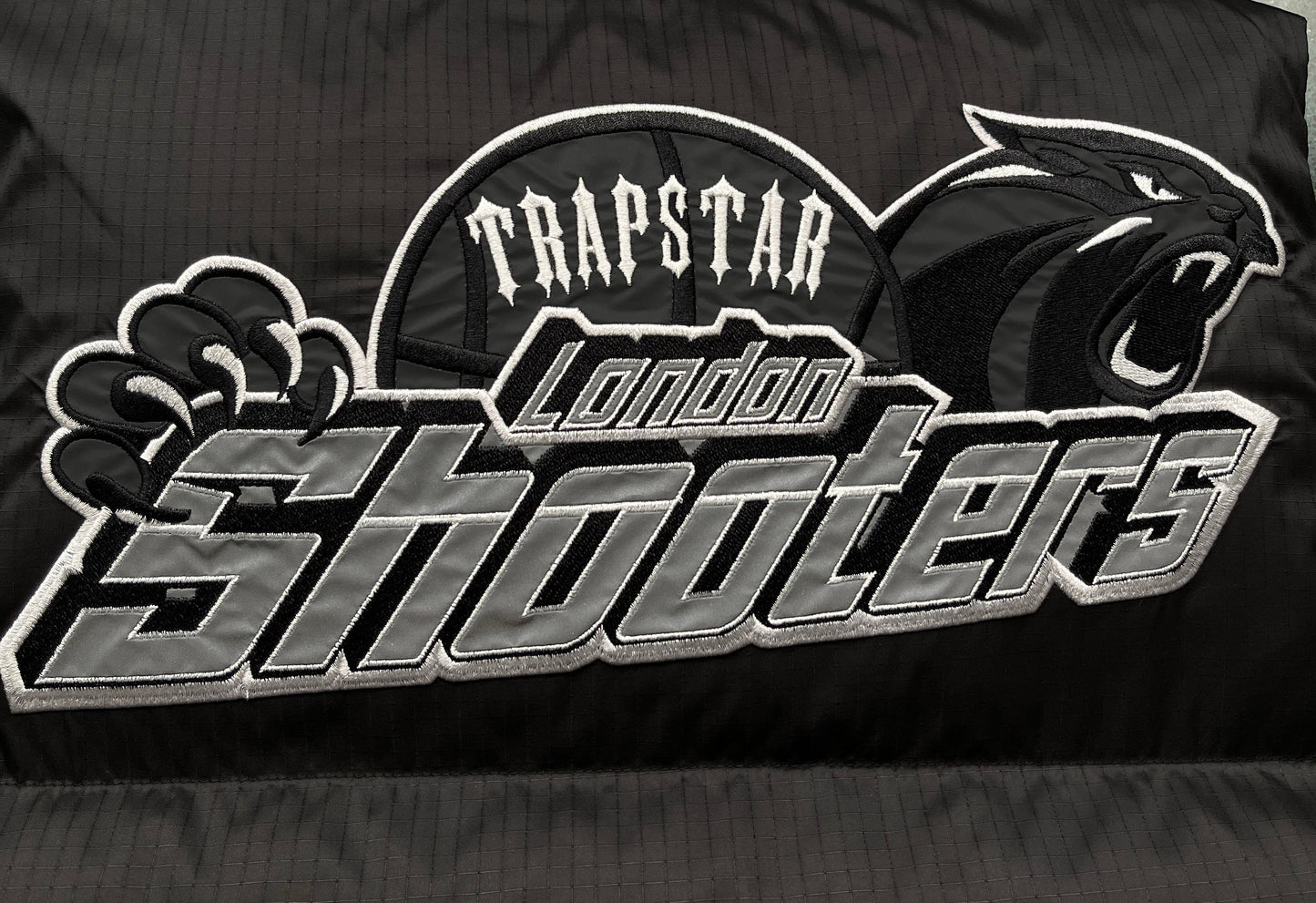 Trapstar Shooters Down Vest "Black-Reflective Logo"