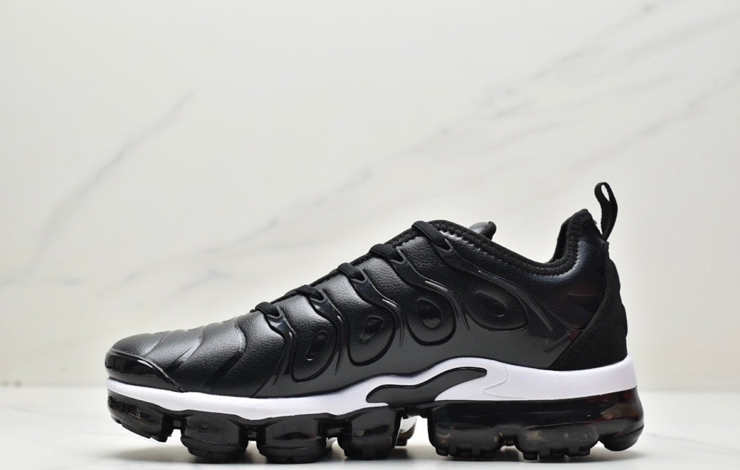 Nike Air VaporMax Plus “Black-White”