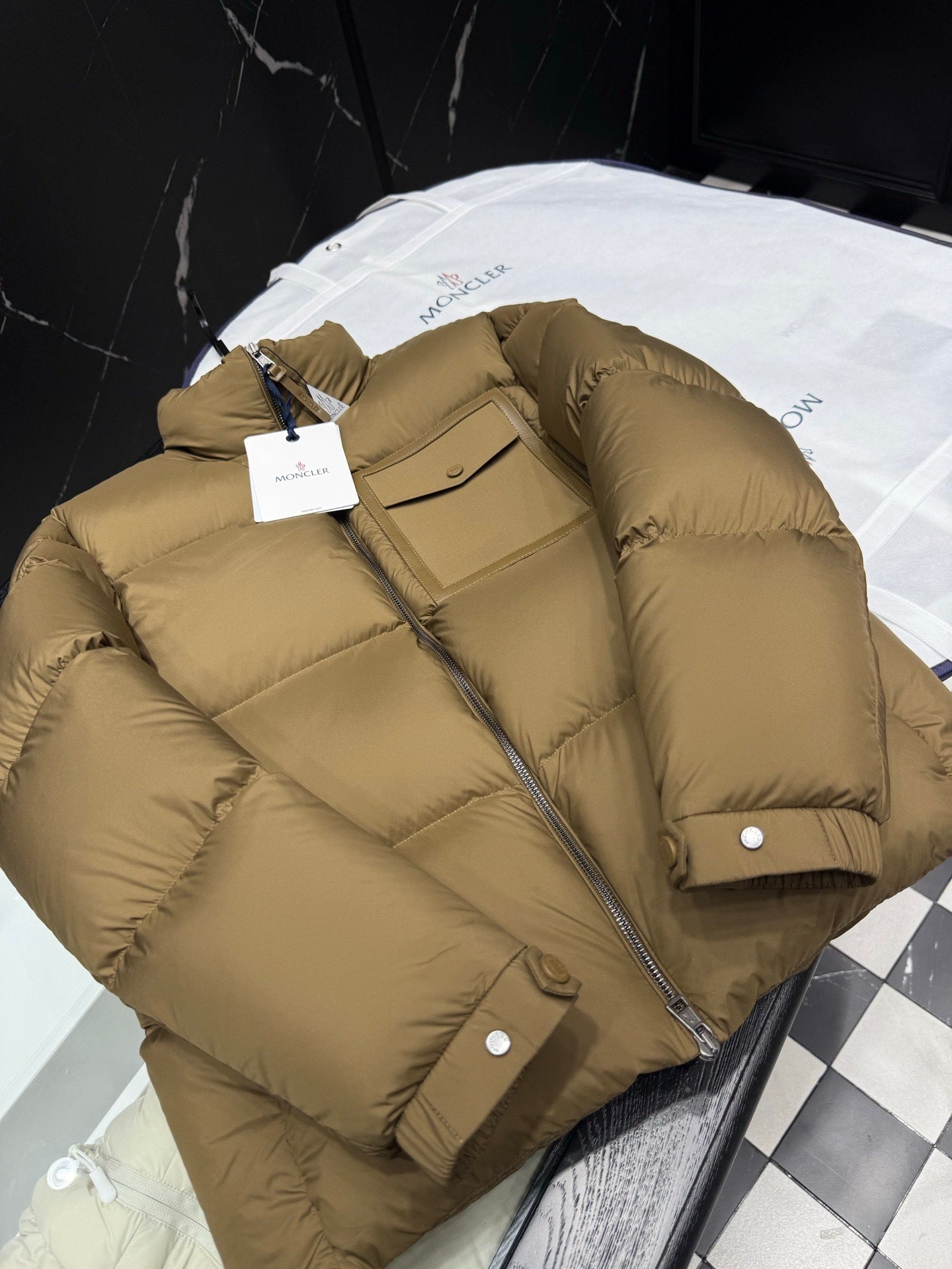 Moncler Chinon Square-Quilted Short Down Jacket "Camel Beige"
