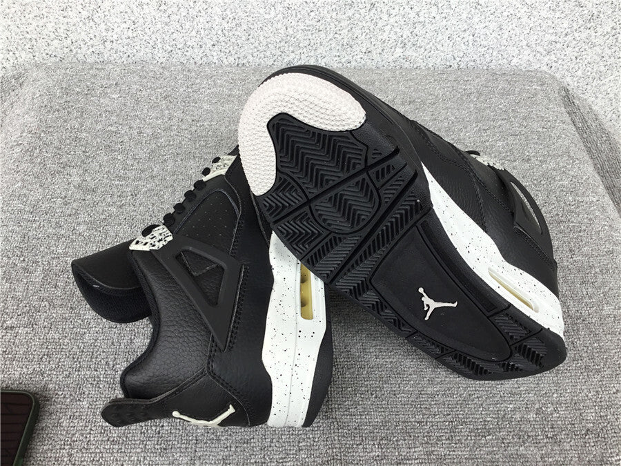 Air Jordan 4 Retro LS "Oreo"