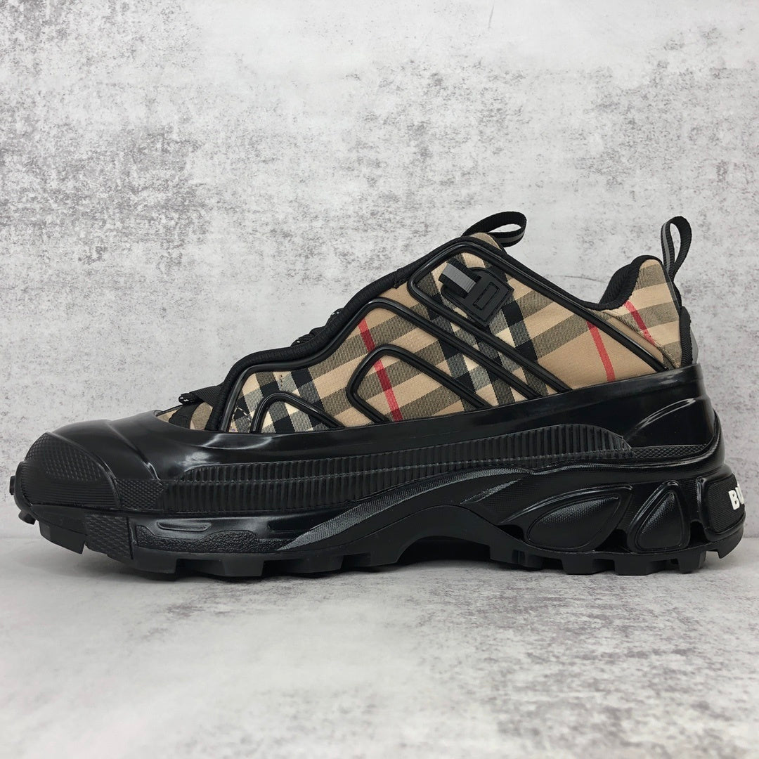 Burberry Arthur "Black-Vintage"