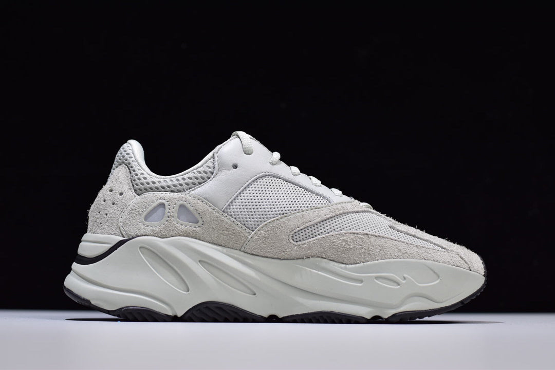 Yeezy 700 "Salt"