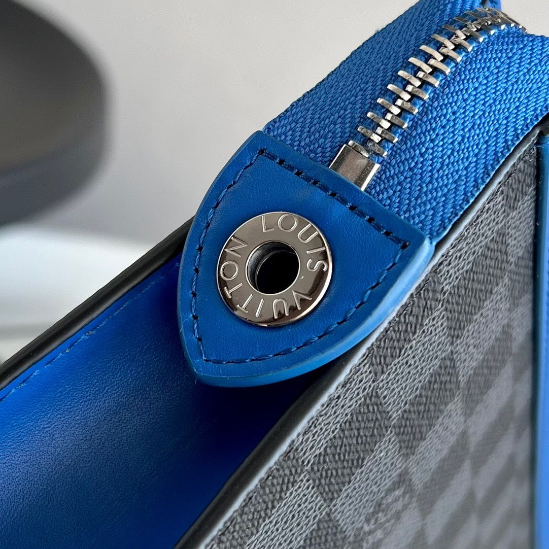 Louis Vuitton Pochette Voyage MM