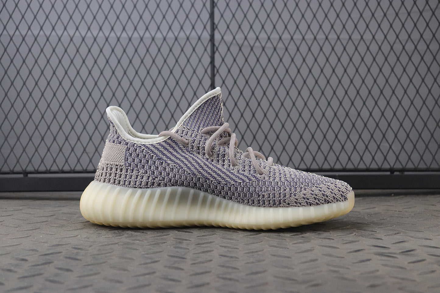 Yeezy 350 V2 "Ash Pearl"