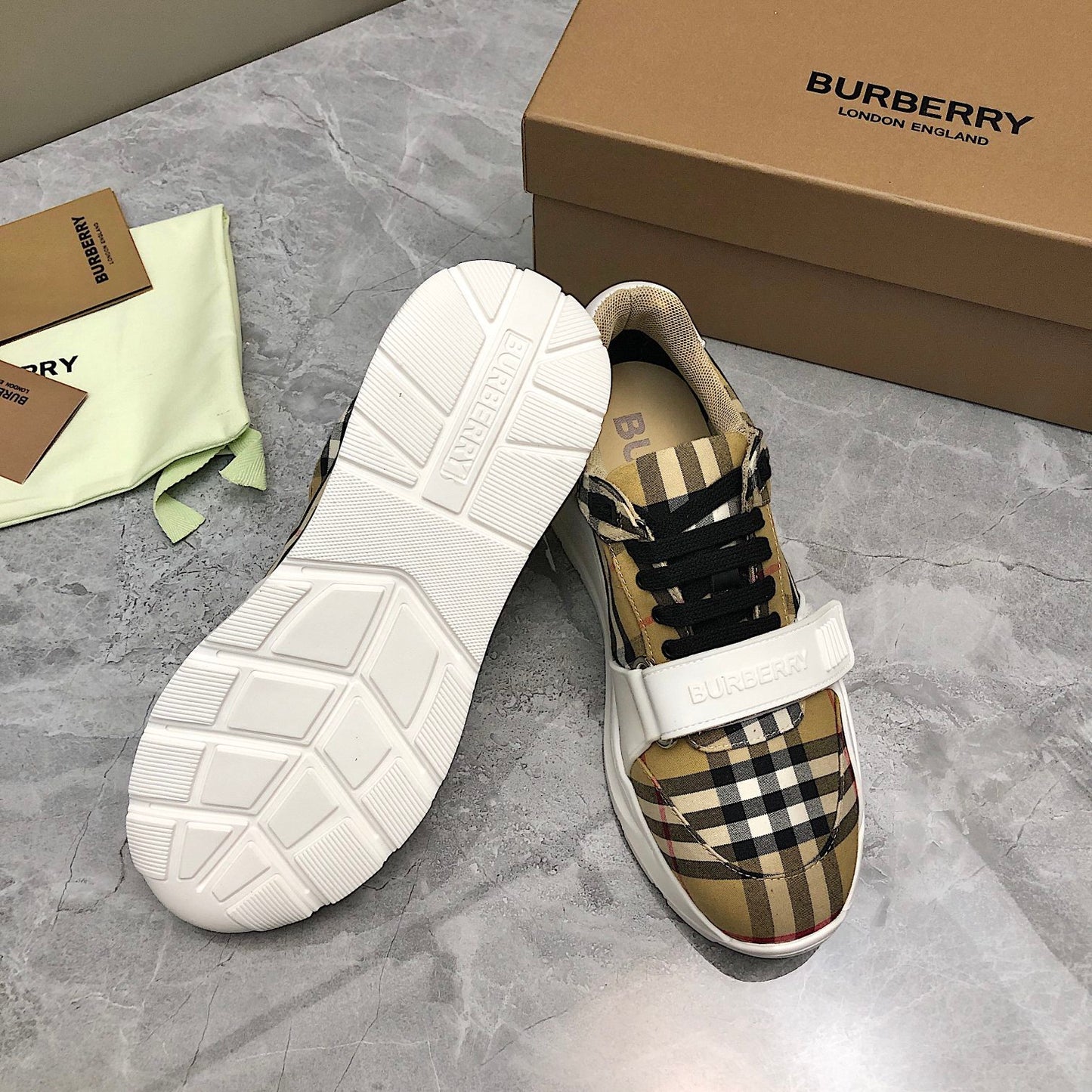 Burberry Ramsey "Beige-White"