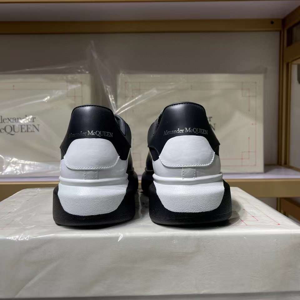Alexander McQueen Oversized "Black-White Print"