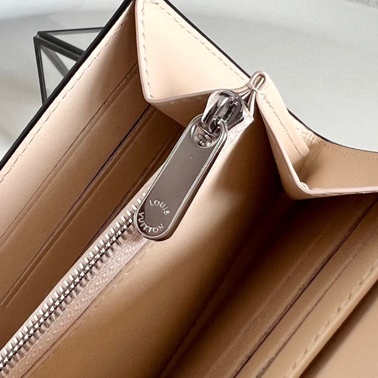 Louis Vuitton Iris Wallet "Magnolia Mahina Leather"