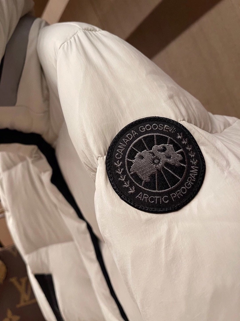 Canada Goose Junction Down Jacket "White-Black"