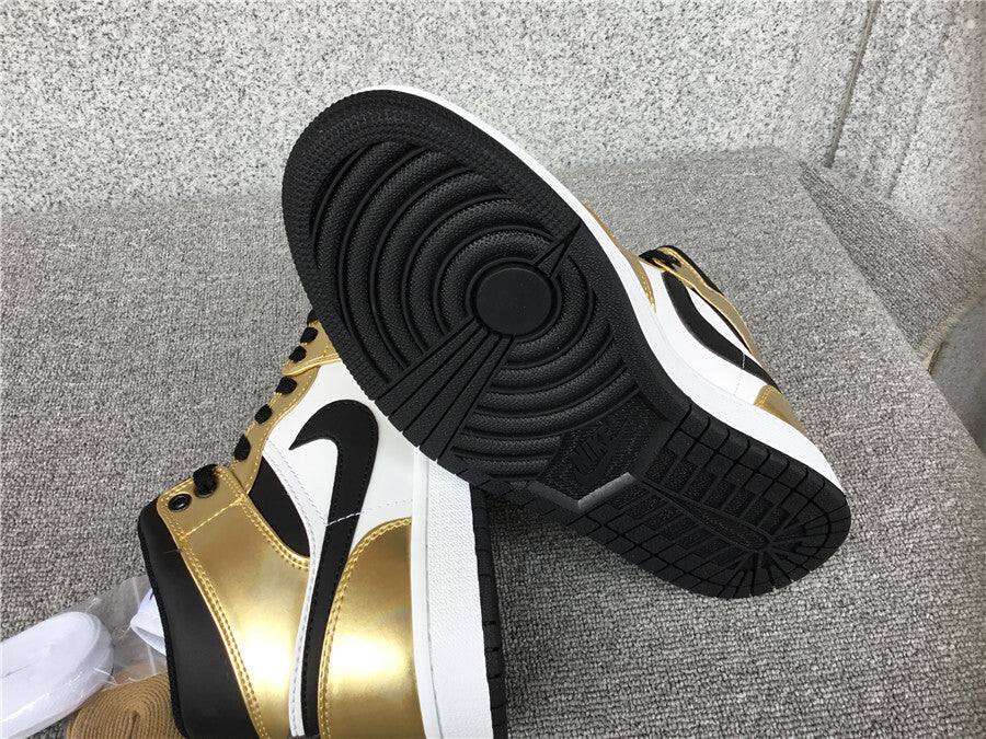 Air Jordan 1 Mid SE "Gold-Black-White"