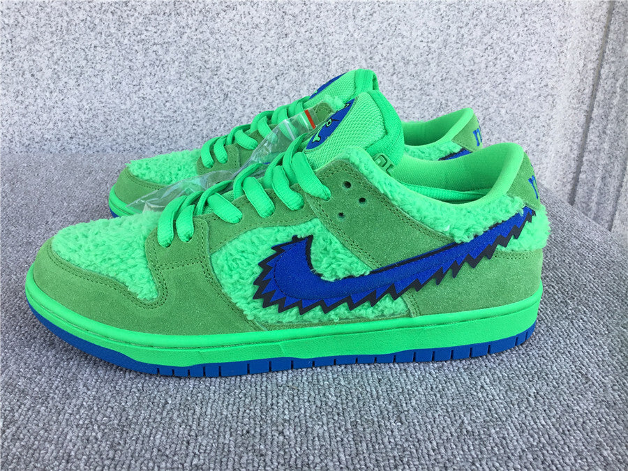 Grateful Dead x Nike SB Dunk Low "Green Bear"