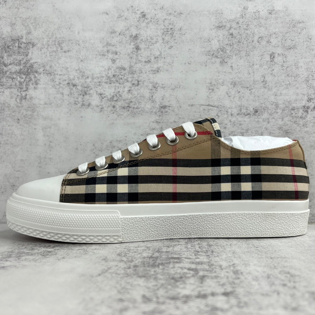 Burberry Larkhall "Beige"