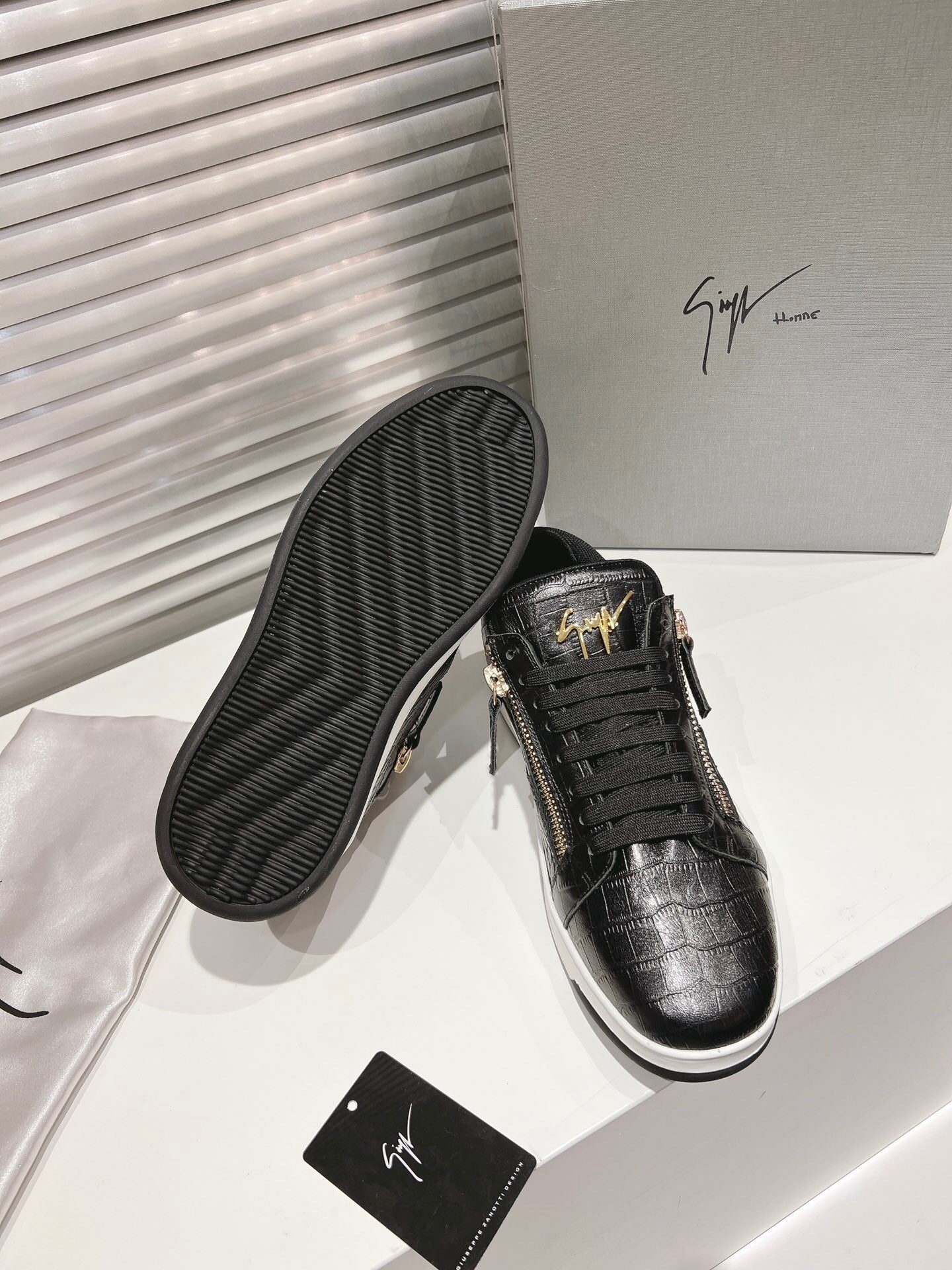 Giuseppe Zanotti GZ94 "Black Crocodile"
