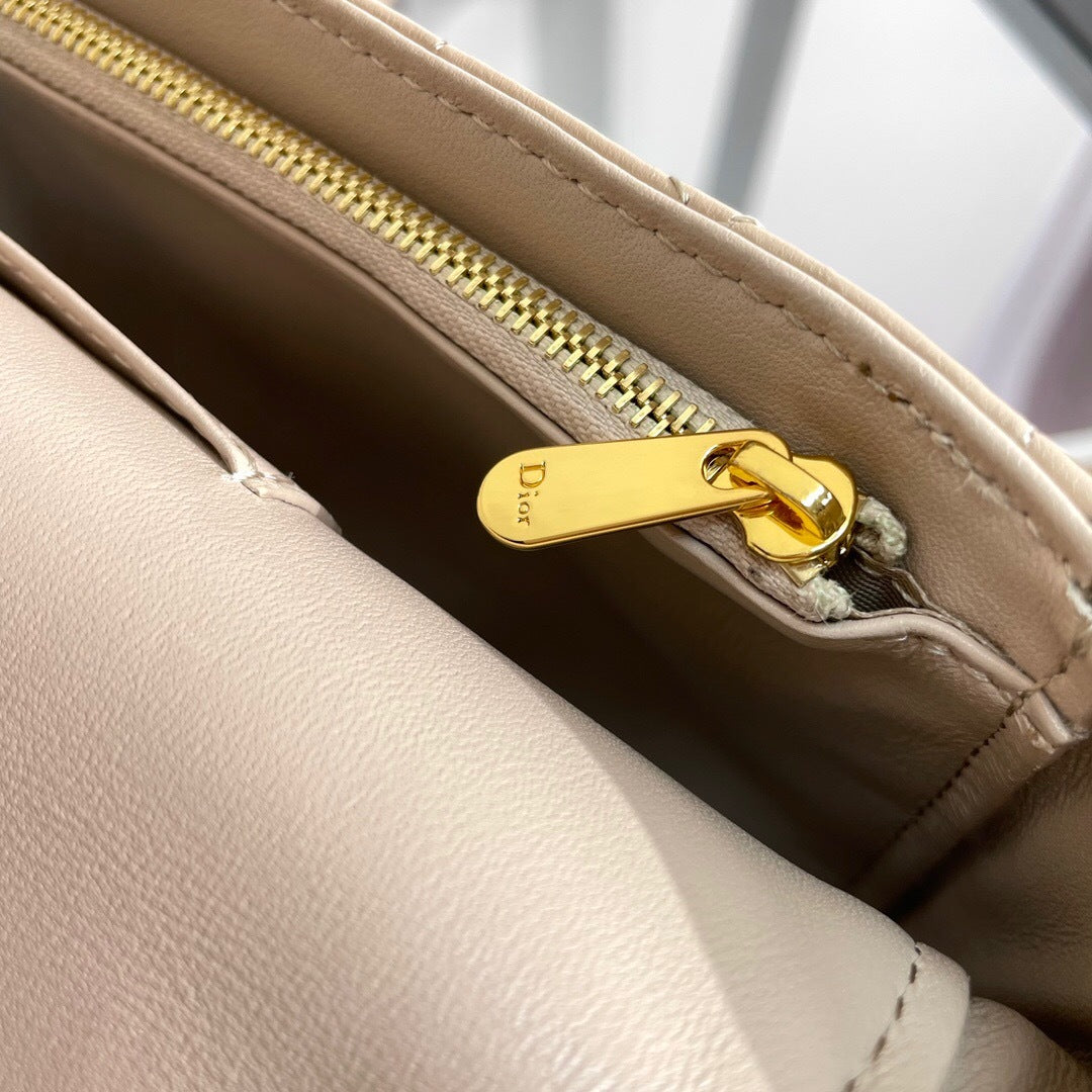 Dior Miss Daisy Mini Bag