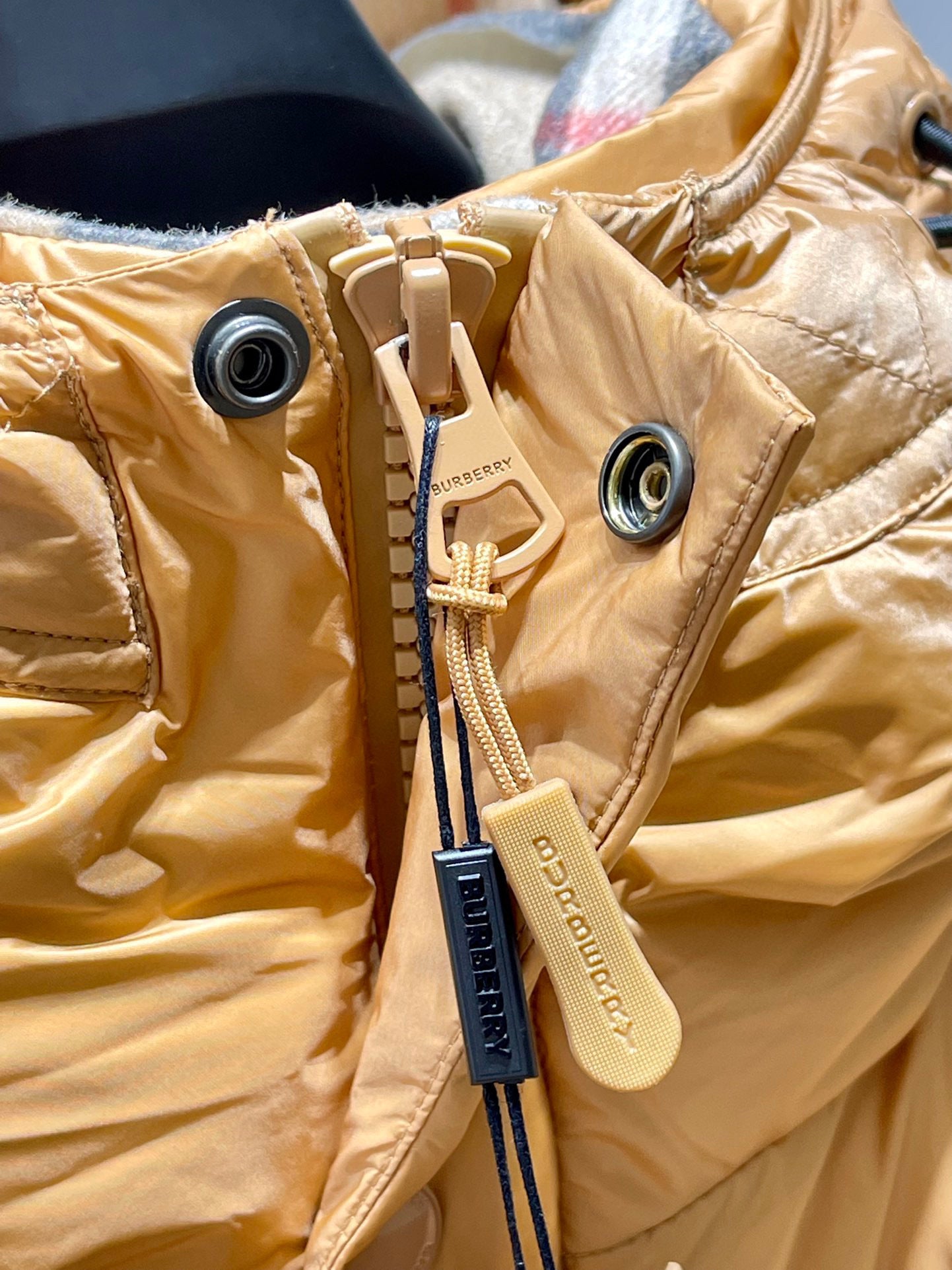 Burberry Detachable Sleeve Down Jacket "Gold"