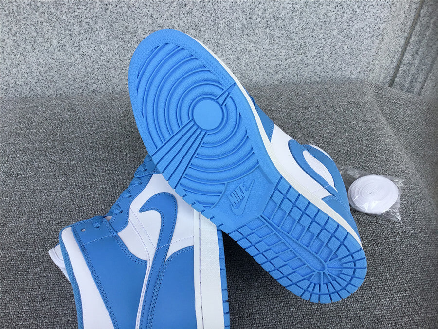 Air Jordan 1 Mid "UNC"