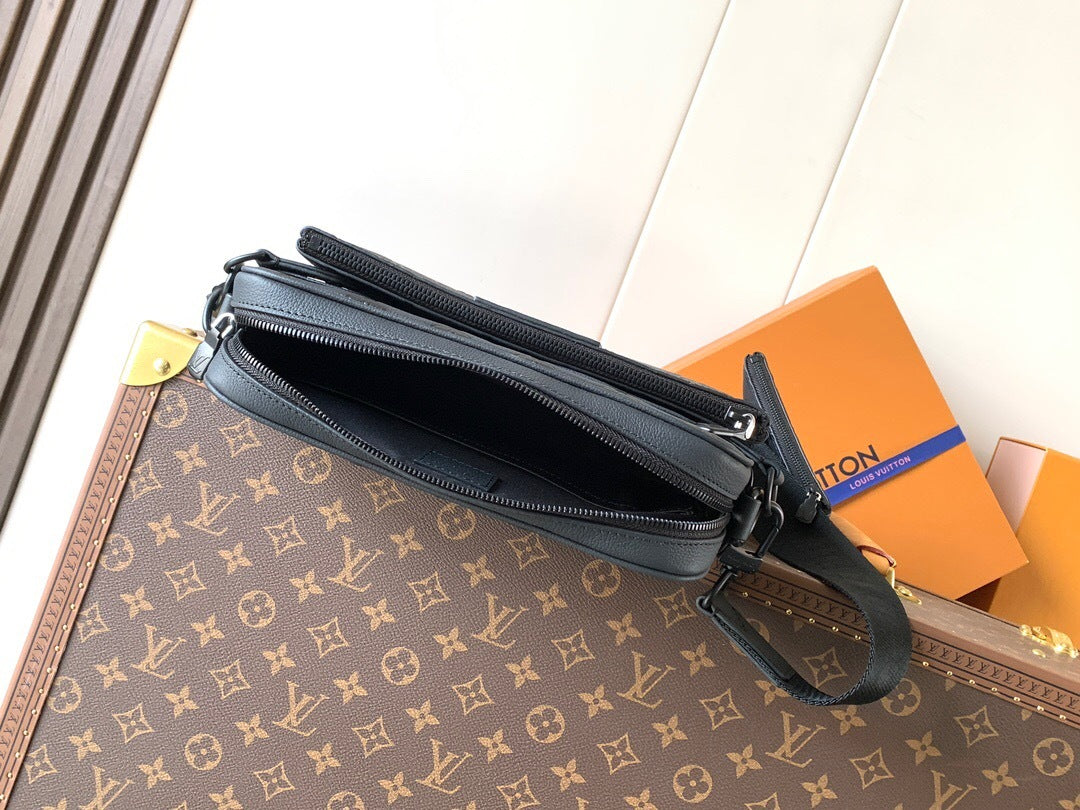 Louis Vuitton Trio Messenger