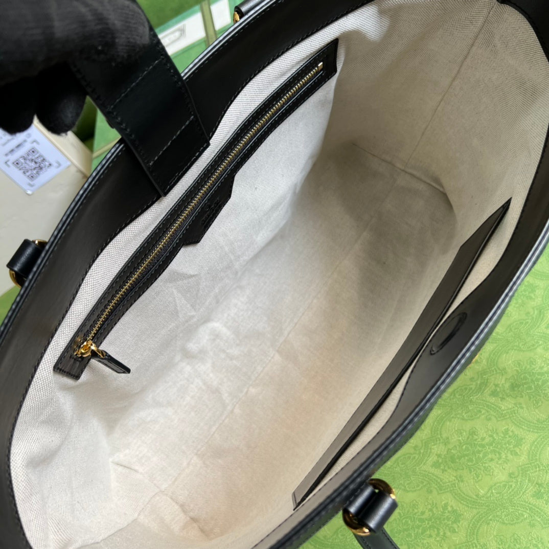 Gucci GG Matelassé Medium Tote