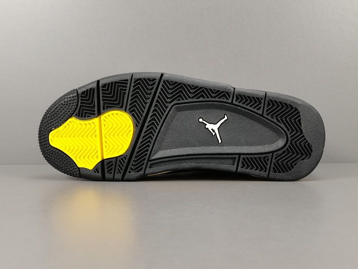 Air Jordan 4 Retro "Thunder"