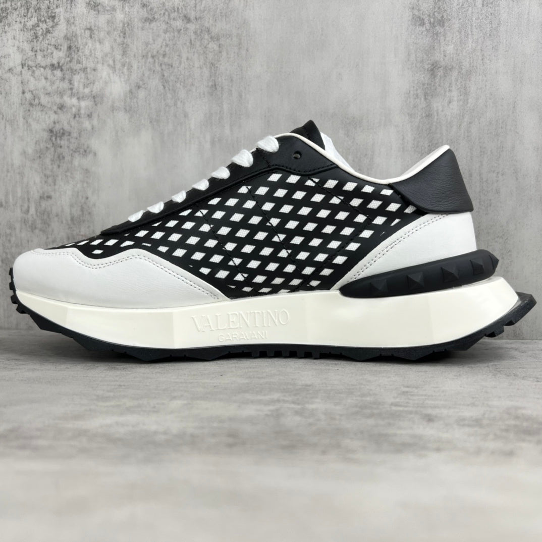 Valentino Garavani Netrunner "White-Black"