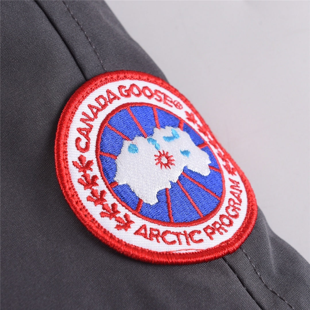 Canada Goose Chilliwack Down Jacket "Grey"