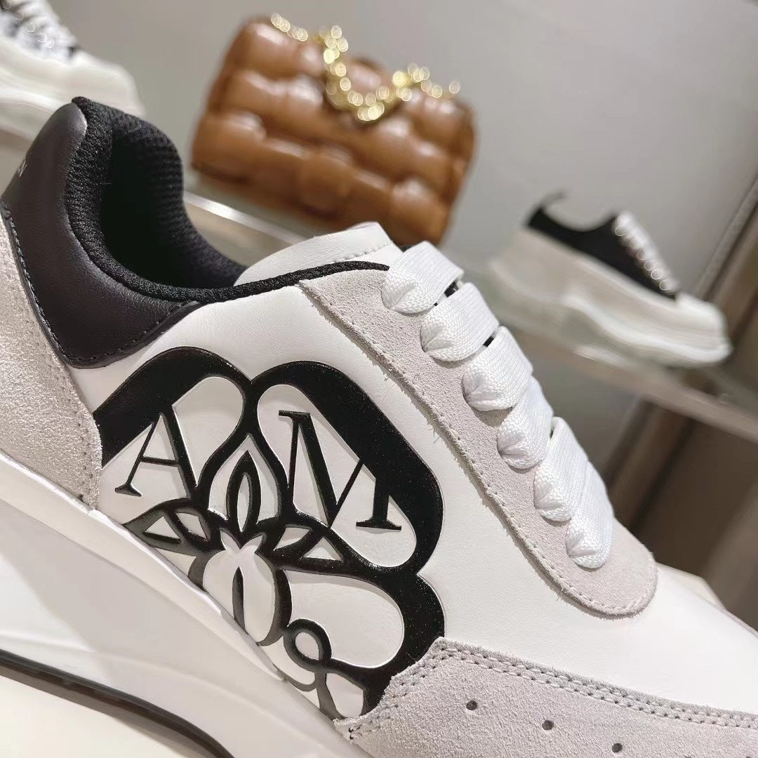 Alexander McQueen Sprint Runner "Black-White"