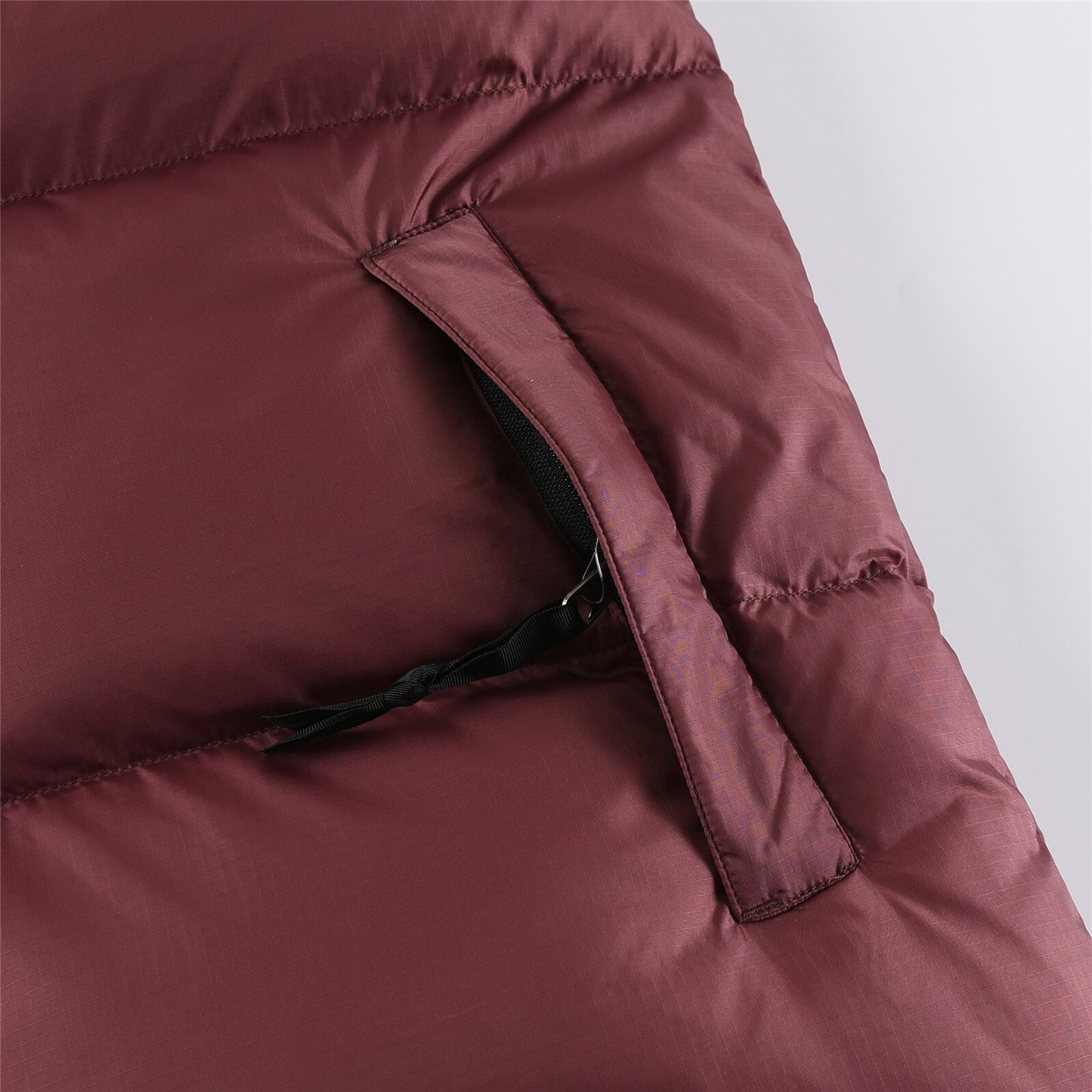 The North Face 700 Down Vest "Maroon-Burgundy"