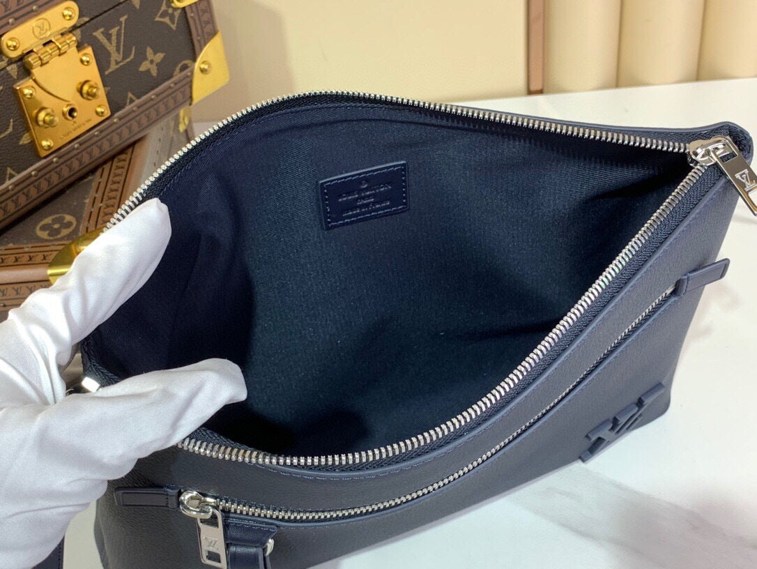 Louis Vuitton Takeoff Pouch