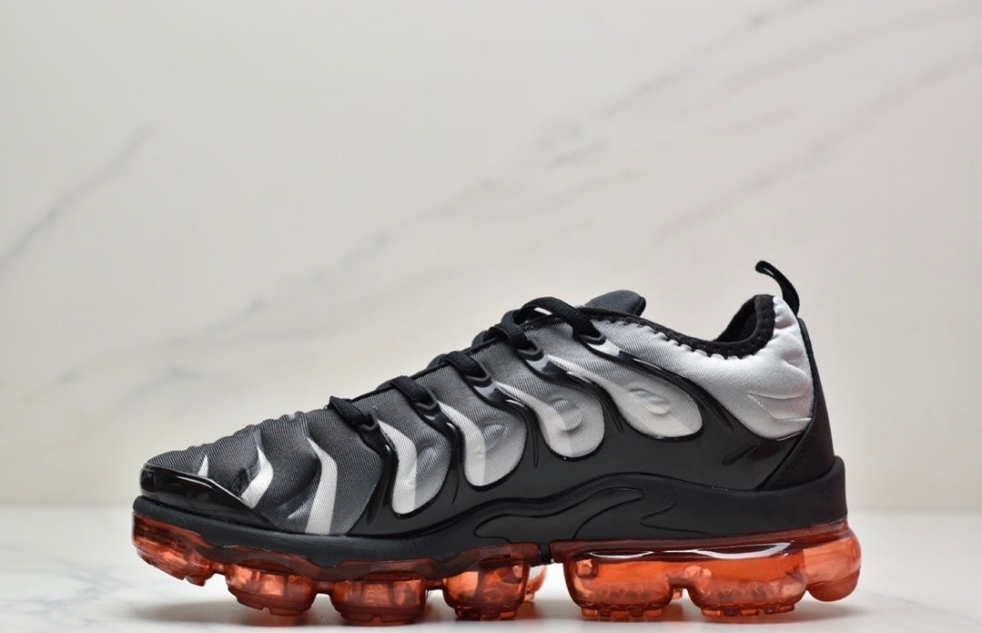 Nike Air VaporMax Plus “Black-Grey-Orange”