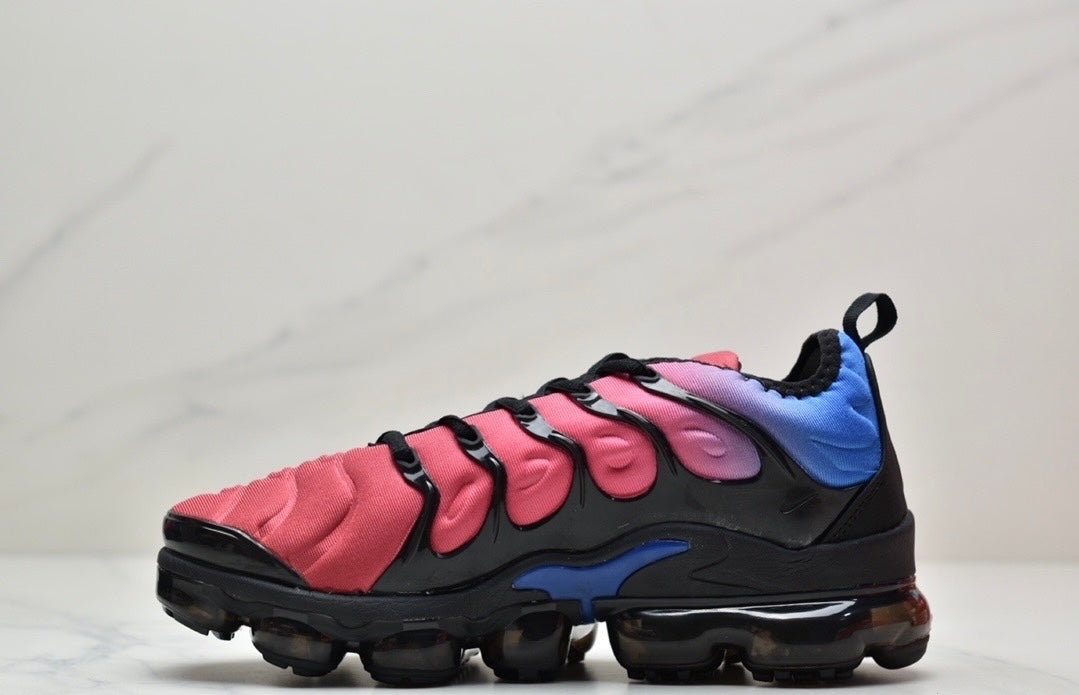 Nike Air VaporMax Plus “Black-Pink-Blue”