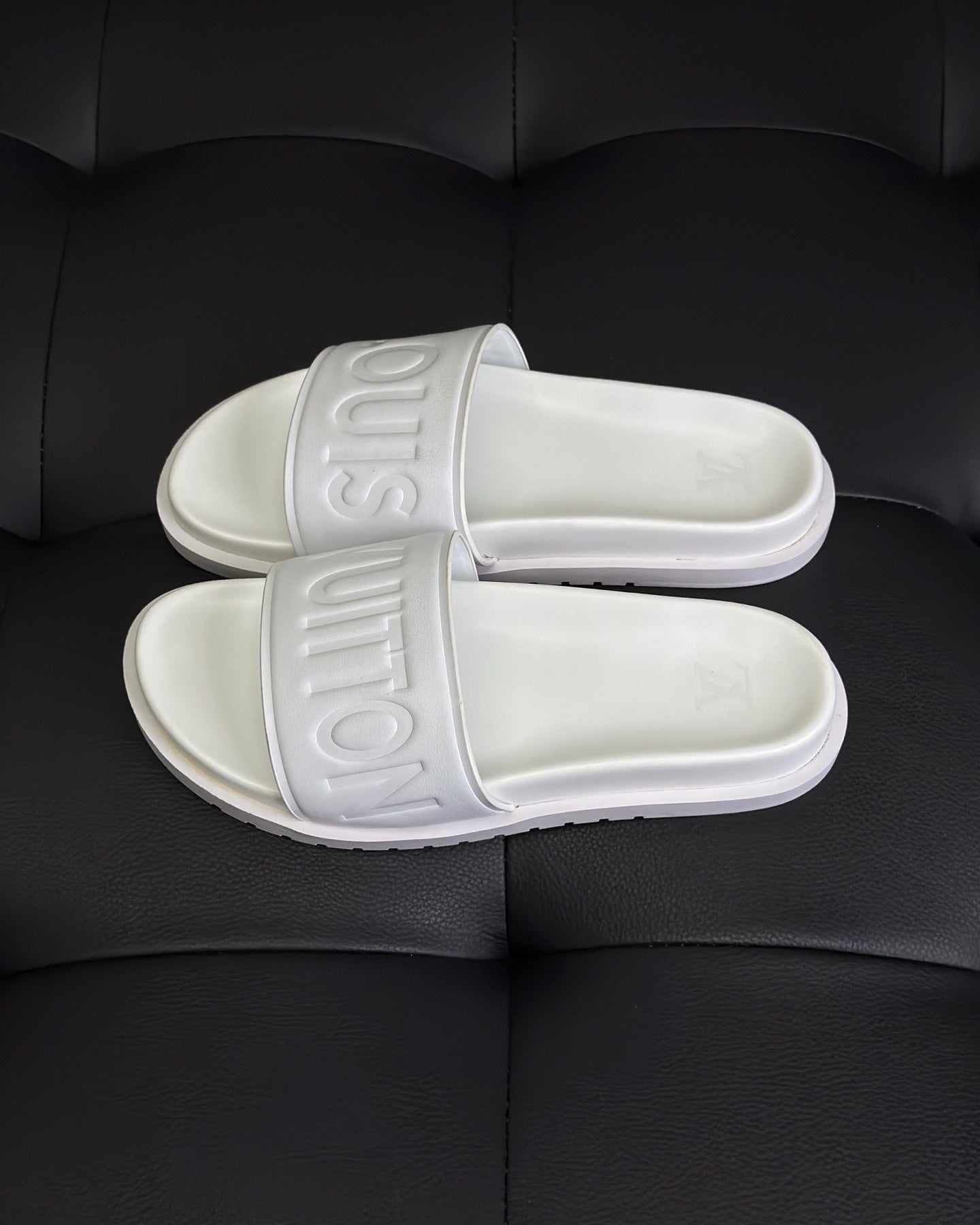 Louis Vuitton Slides "White"