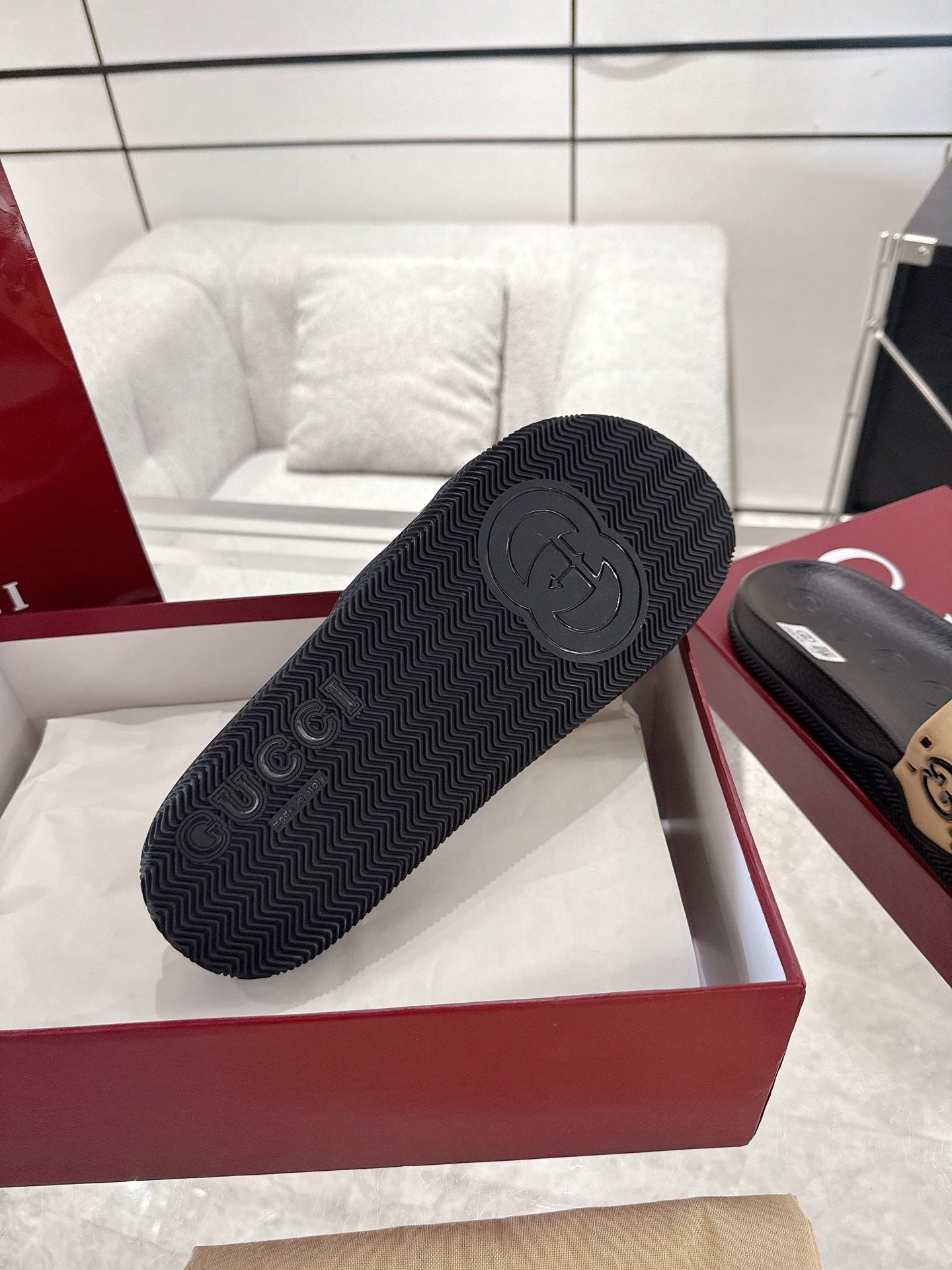 Gucci GG Rubber Slides "Beige-Black"