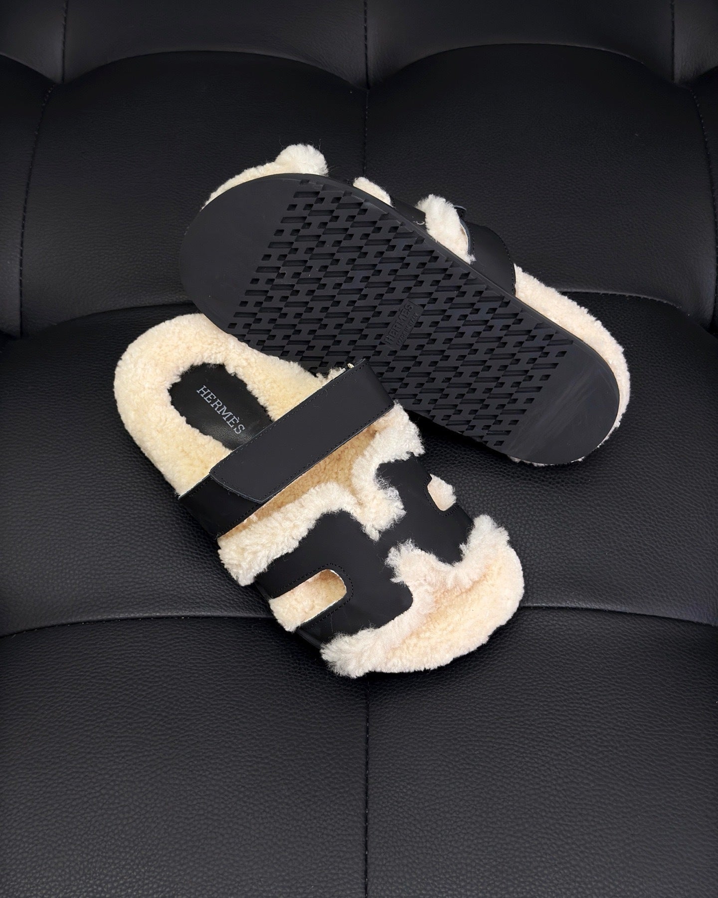 Hermes Chypre Sandals "Noir"