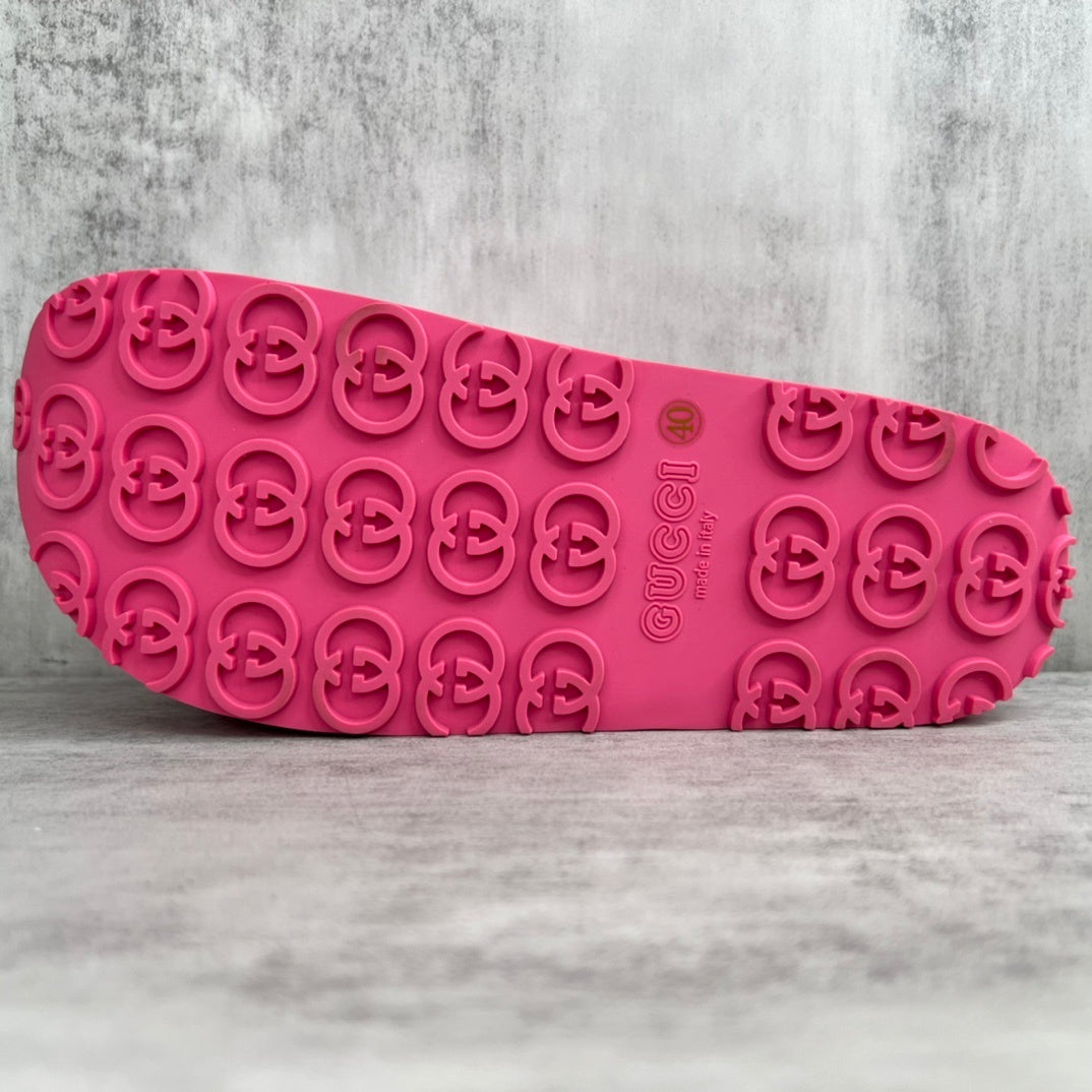 Gucci Slides "Pink"
