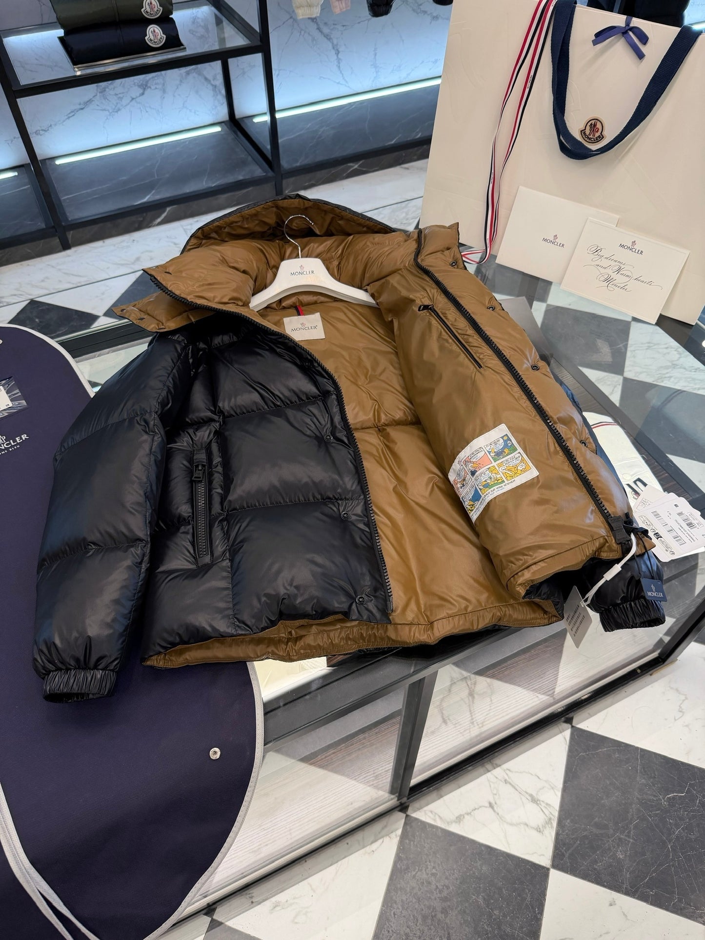 Moncler Parana Hooded Short Down Jacket "Black"