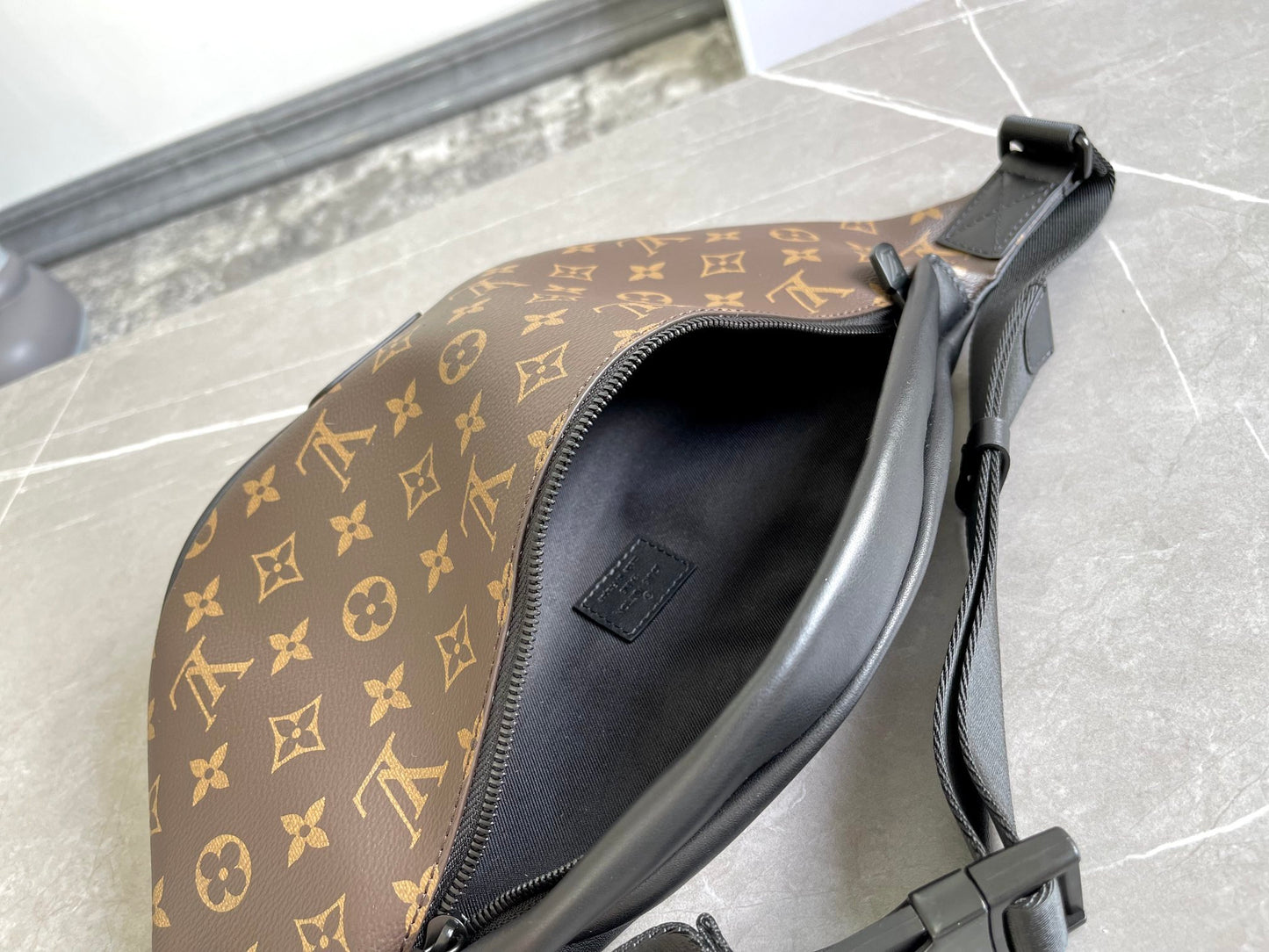Louis Vuitton Discovery Bumbag PM