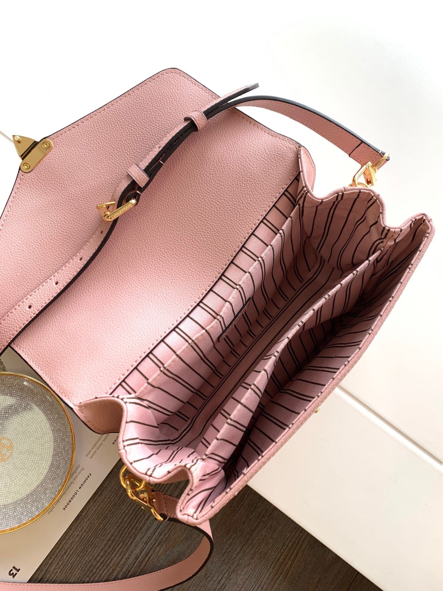 Louis Vuitton Pochette Métis