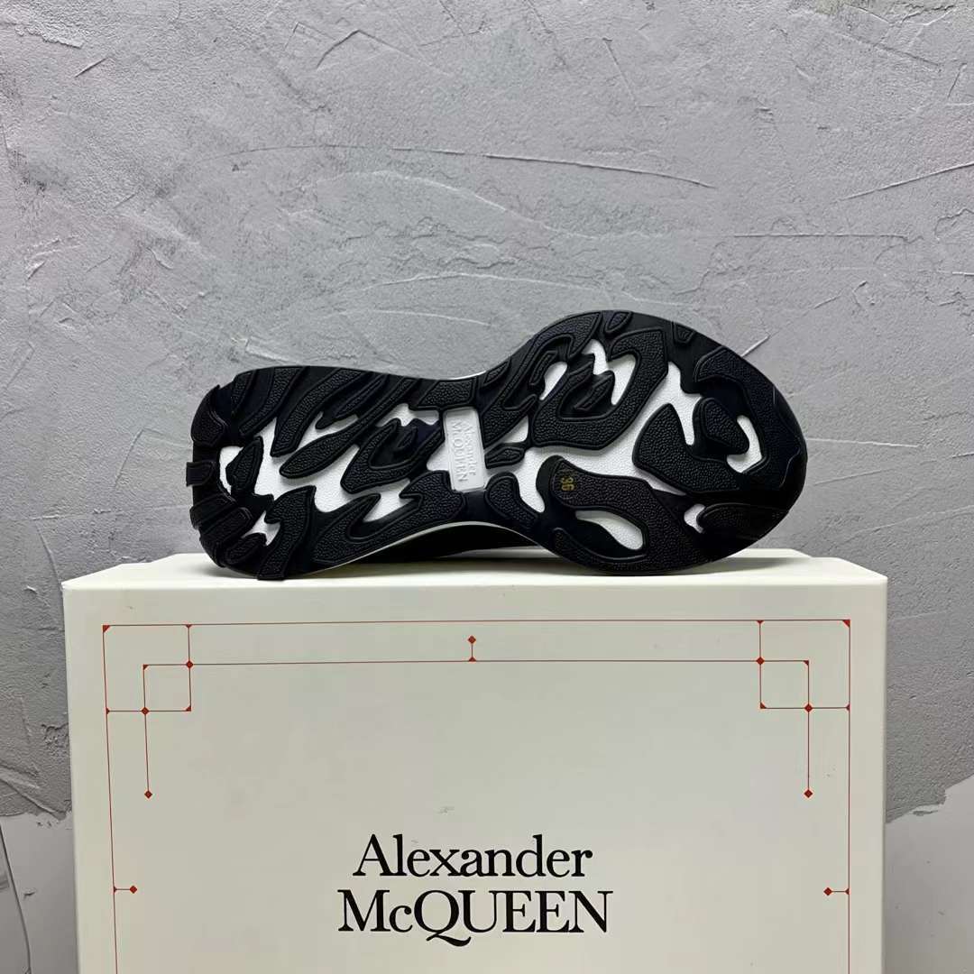 Alexander McQueen Sprint Runner "Black"