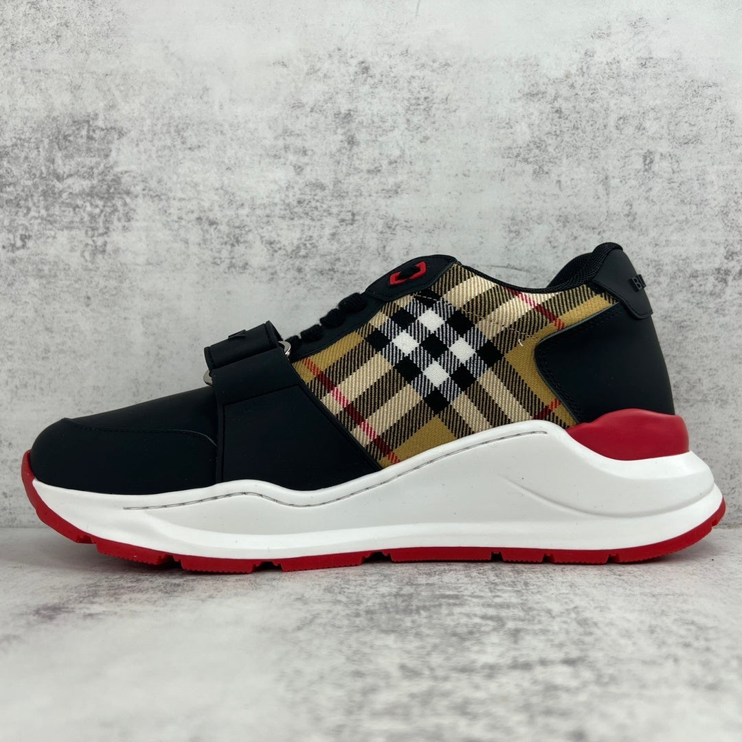 Burberry Ramsey "Black-Beige-Red"