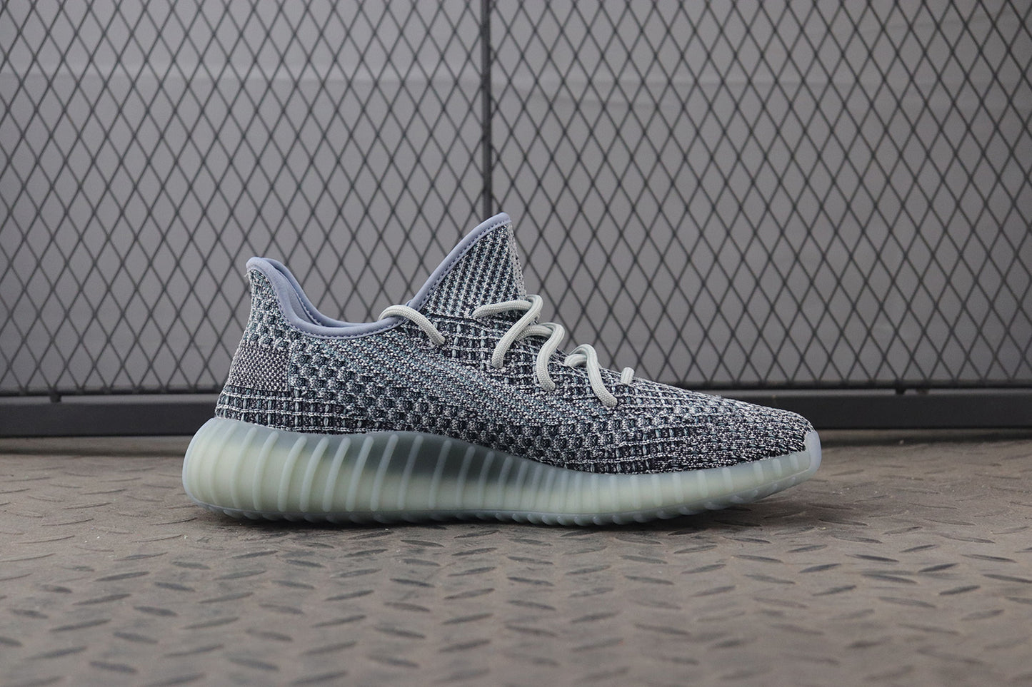 Yeezy 350 V2 "Ash Blue"