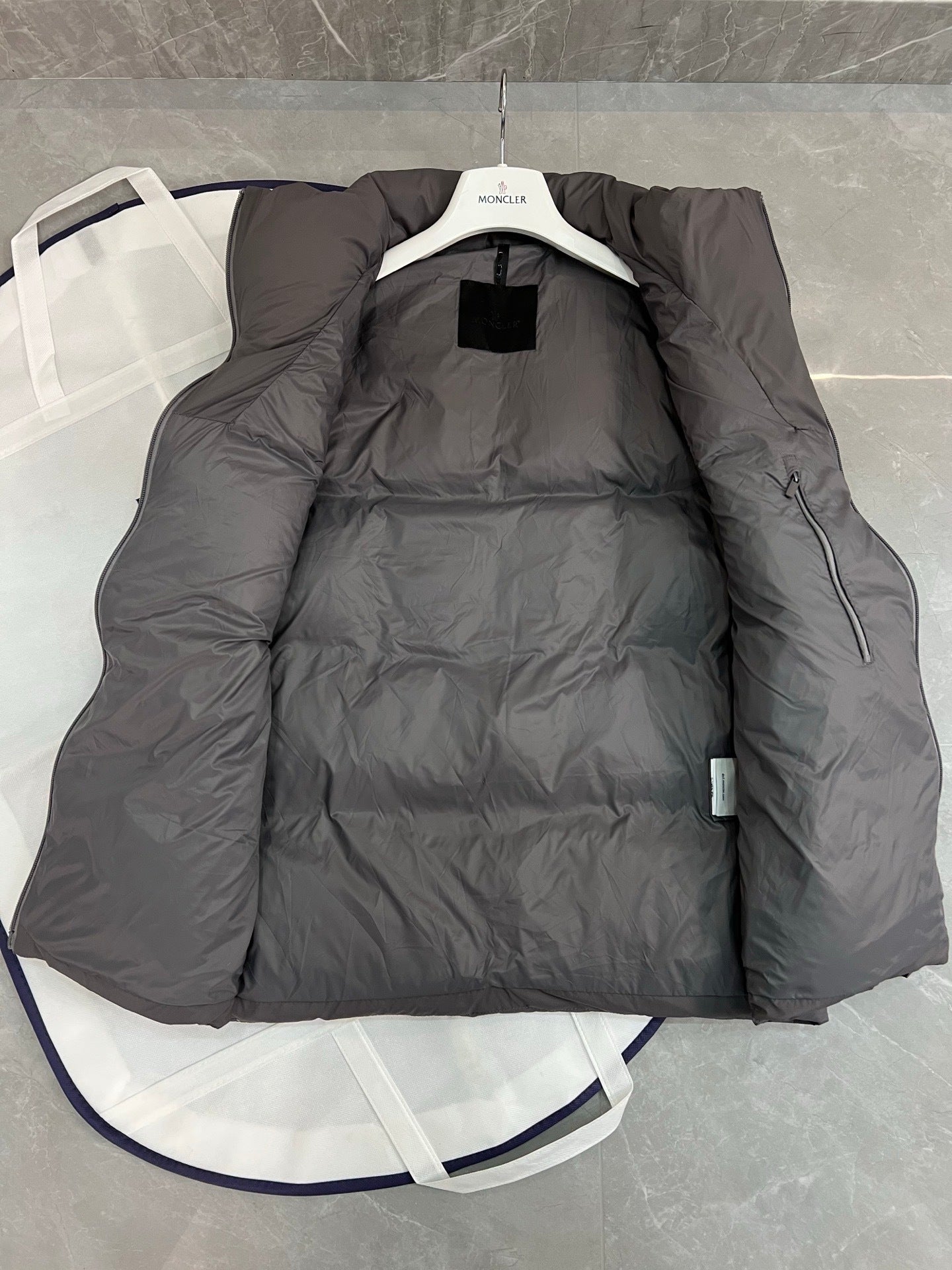 Moncler Janze Geometric-Quilted Down Vest "Grey"