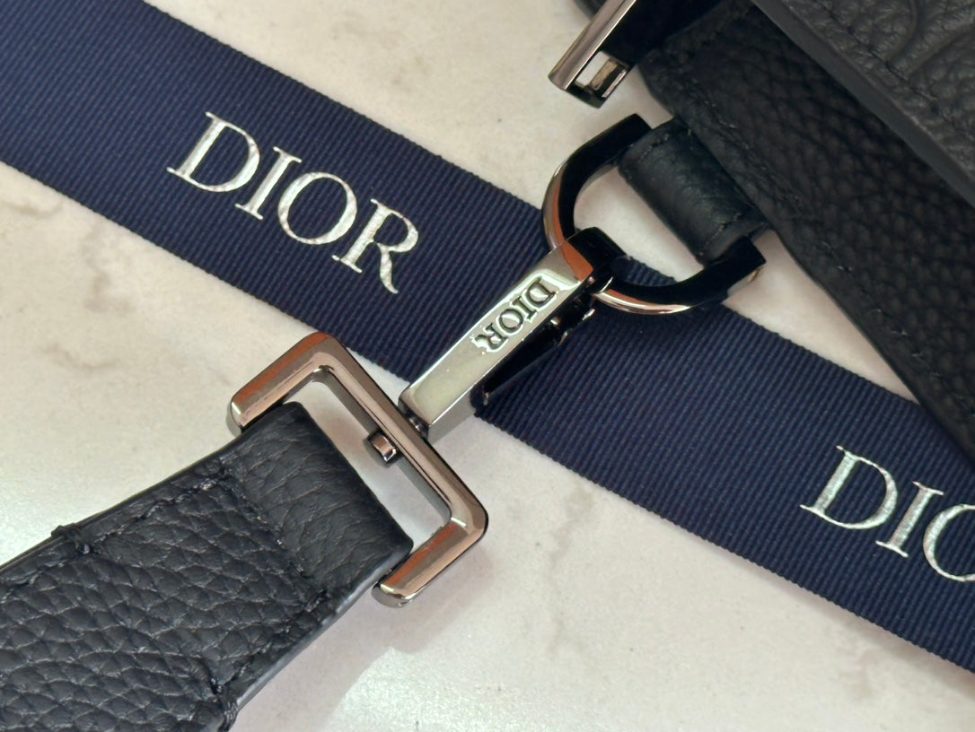 Dior A5 Triangle Pouch "Black Dior Gravity Leather"