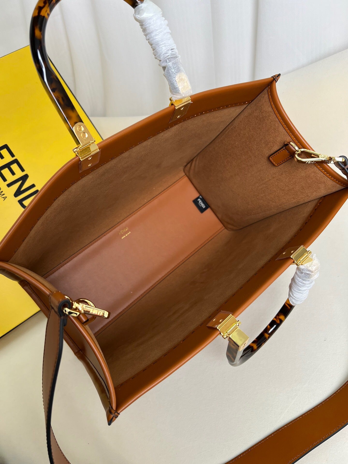 Fendi Sunshine Medium Leather Shopper