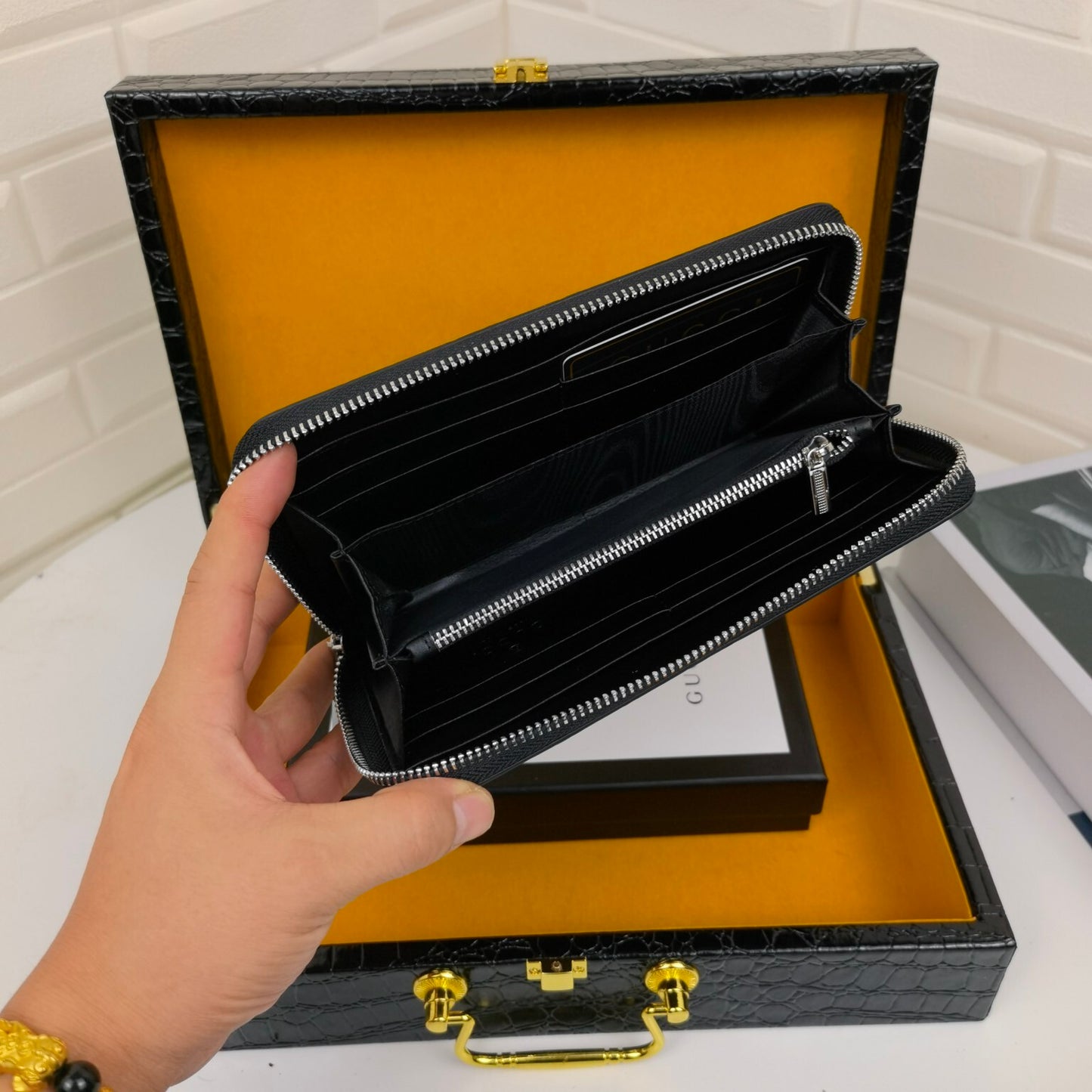 Gucci GG Supreme Zip Around Wallet