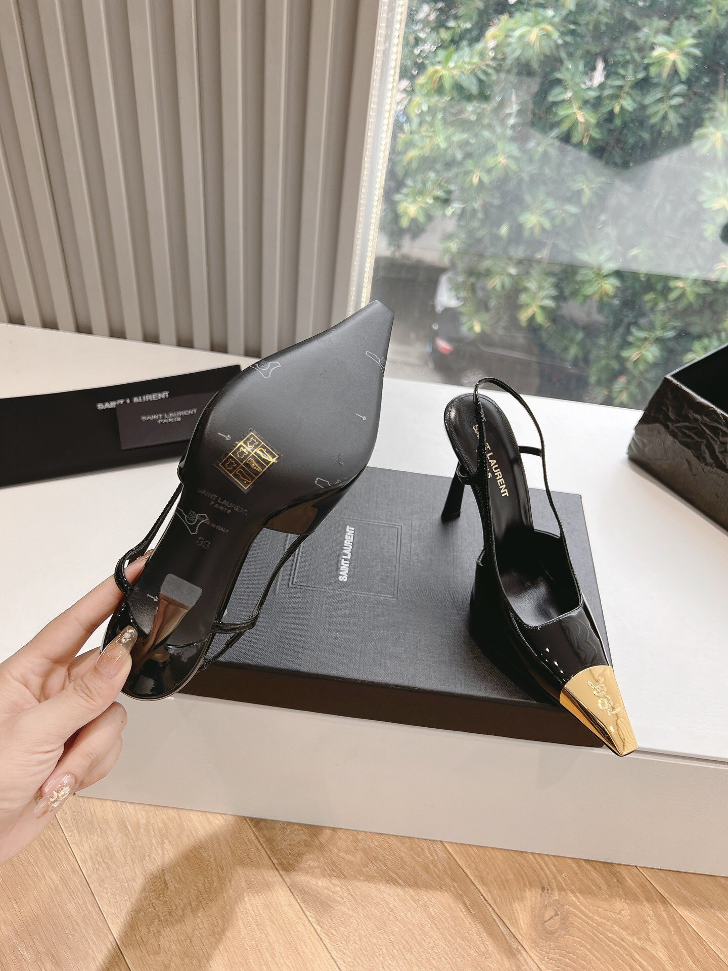 Saint Lauretn Jeanne Slingback Pumps 110mm "Black-Gold"