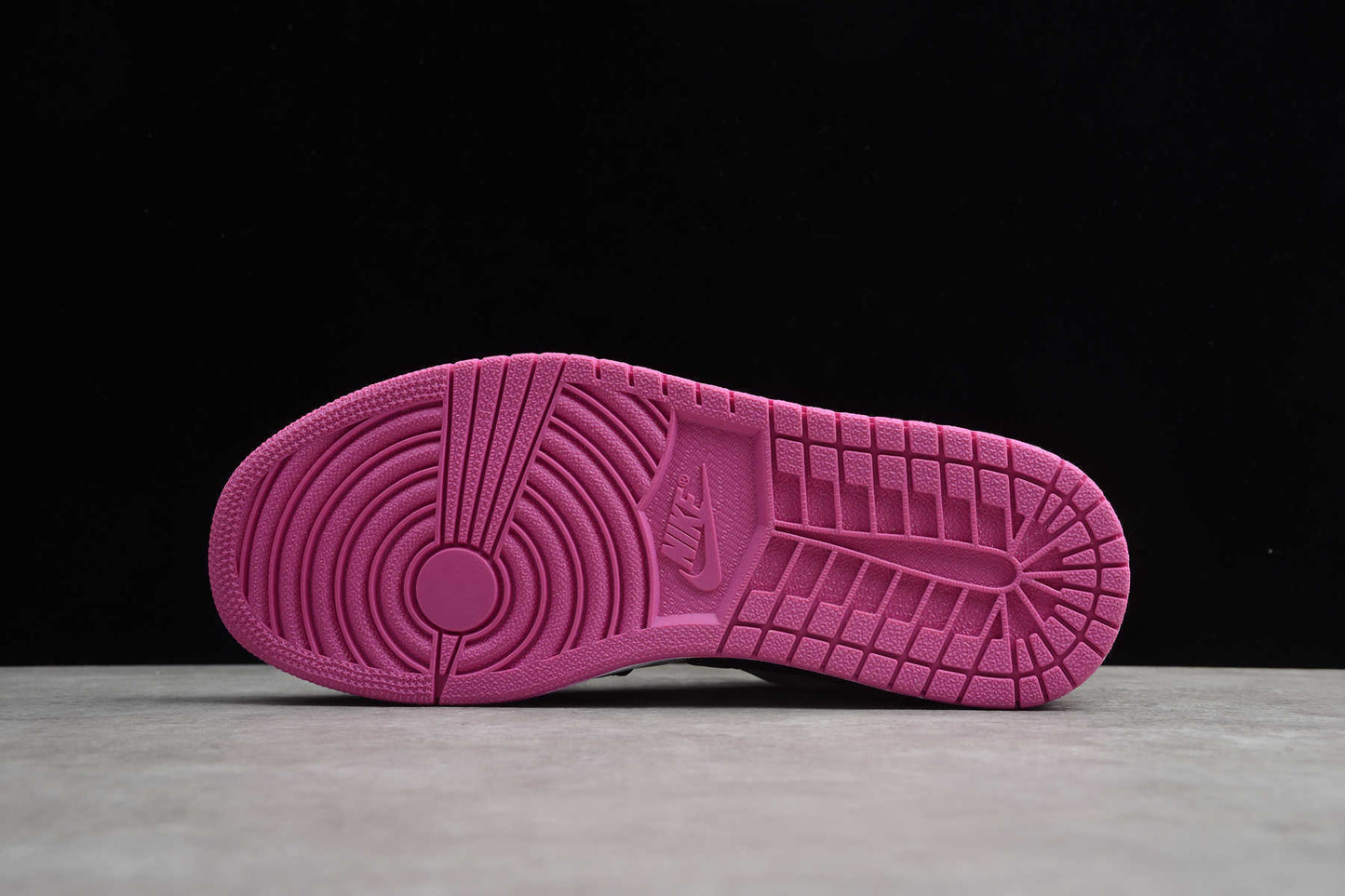 Air Jordan 1 Low "Black-Fuchsia"