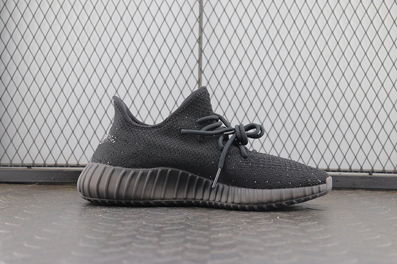 Yeezy 350 V2 "Black White"