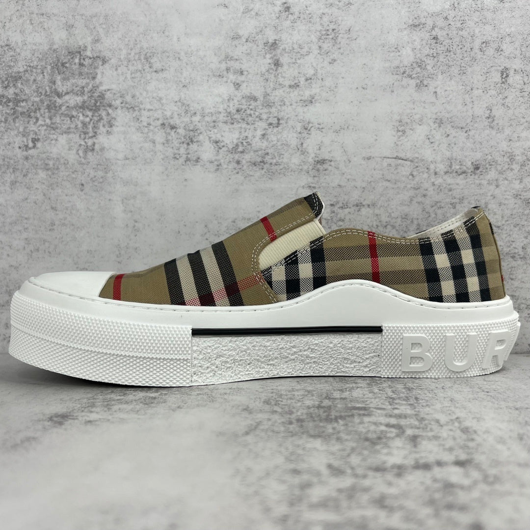 Burberry Slip-On "Beige"
